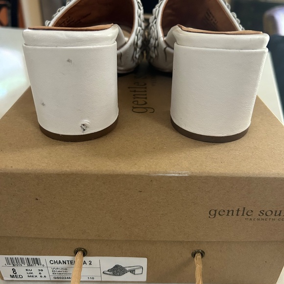 Gentle Souls White Floral w/Faux Pearls Slides (Women's 8B/EU 39) - Picture 6 of 7